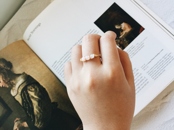 輕寶系列 遺落的杏仁糖霜 摩根石 手作14k金線 纏繞戒指【Enko】 第1張的照片