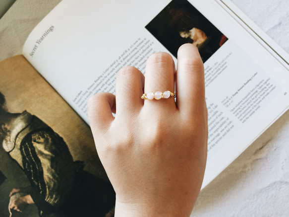 輕寶系列 遺落的杏仁糖霜 摩根石 手作14k金線 纏繞戒指【Enko】 第5張的照片