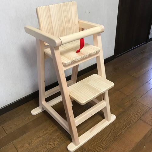 オーダーメイドのハイチェア ベビー・キッズハイチェア ☆背もたれと足置きがスライドする