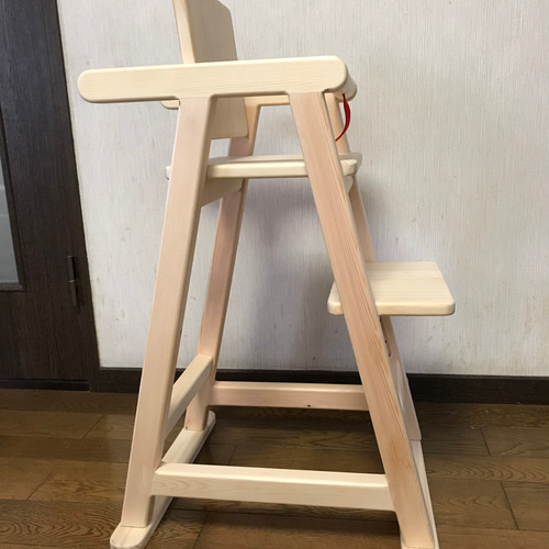 オーダーメイドのハイチェア ベビー・キッズハイチェア ☆背もたれと足置きがスライドする