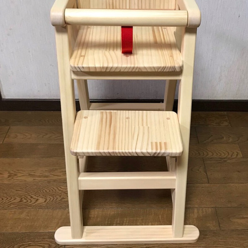 オーダーメイドのハイチェア ベビー・キッズハイチェア ☆背もたれと足置きがスライドする