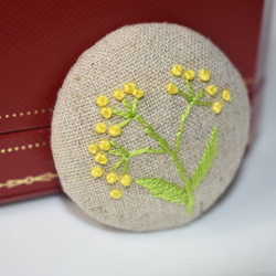 菜の花の刺繍ブローチ 5枚目の画像