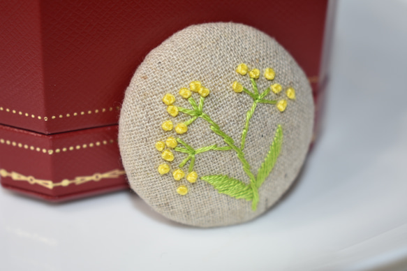 菜の花の刺繍ブローチ 5枚目の画像