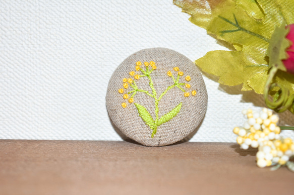 菜の花の刺繍ブローチ 7枚目の画像