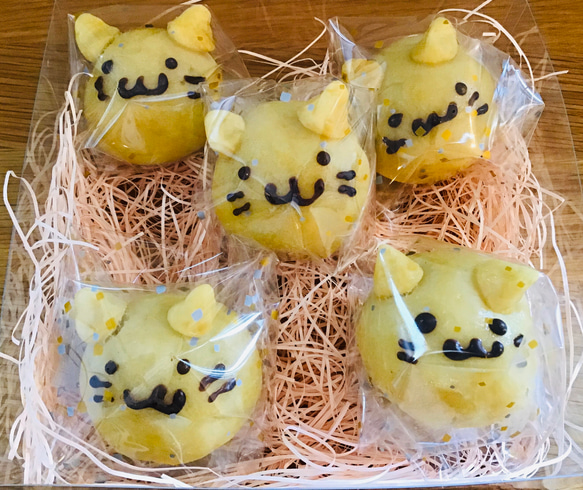 桜ねこcafe 月ねこ饅(５個入り) 3枚目の画像