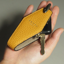 【スマートキーLサイズ】　ダイヤモンドシェイプキーケース　マスタード×カフェラテ 1枚目の画像