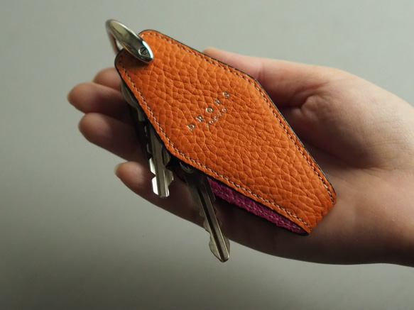 【スマートキーLサイズ】　ダイヤモンドシェイプキーケース　マスタード×カフェラテ 5枚目の画像