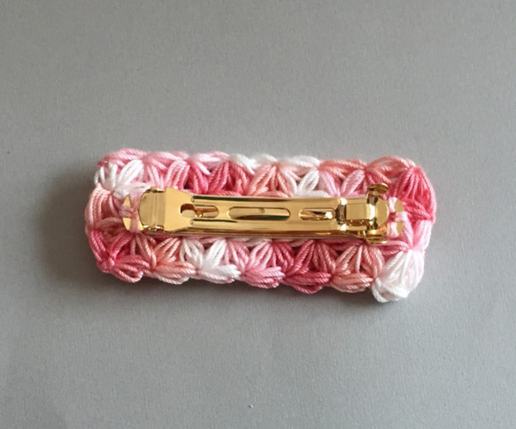 桜色のリフ編みバレッタ 3枚目の画像