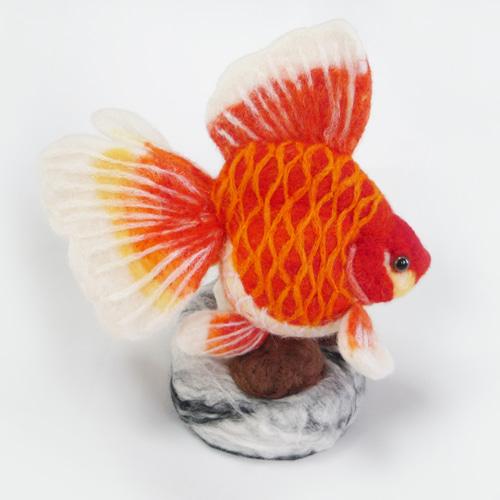 羊毛フェルト金魚 口紅琉金 立体・オブジェ deme＊tyoubi 通販