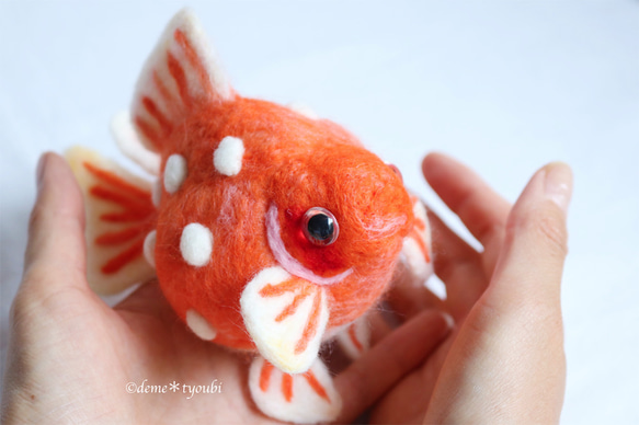 大きなピンポンパール　金魚　羊毛フェルト　誕生日　ペット　動物　アクアリウム　透明　ホワイトデー　みかん　夏　夏祭り 1枚目の画像