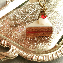 革製ケーキのボールチェーン■イチゴのショート■ 1枚目の画像