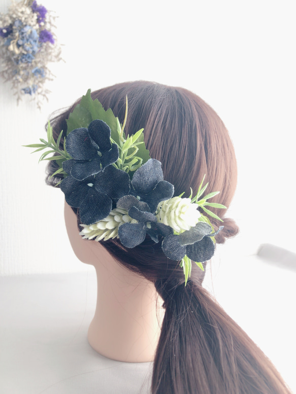 【髪飾り】特別な日のお花のヘアアクセサリー♪デニム生地のアジサイが可愛いです(^^) 1枚目の画像