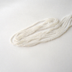 アンティークヴェネチアンビーズ クリアオパール 16/0 #AP24-CO/ オートクチュール刺繍 1枚目の画像