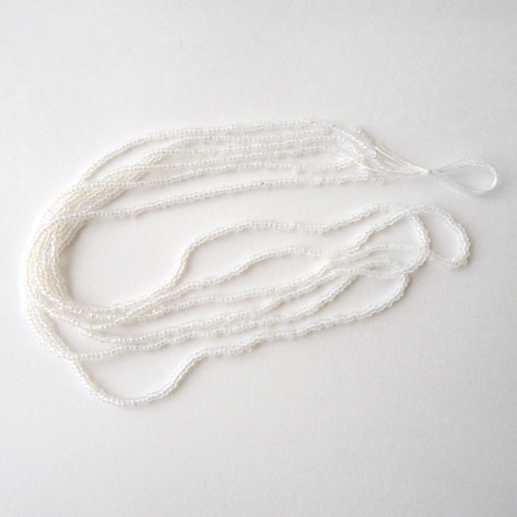 アンティークヴェネチアンビーズ クリアオパール 16/0 #AP24-CO/ オートクチュール刺繍 2枚目の画像