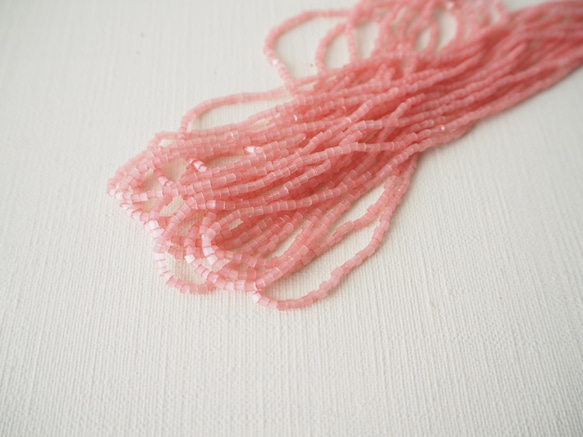 チェコ カットビーズ ピンク / オートクチュール リュネビル刺繍 ビーズ刺繍 糸通し ガラスビーズ 1枚目の画像