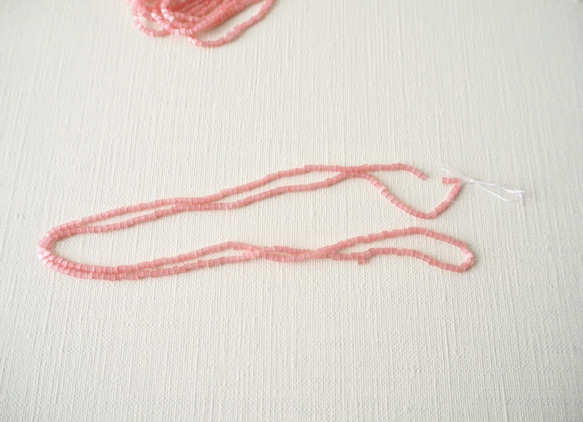 チェコ カットビーズ ピンク / オートクチュール リュネビル刺繍 ビーズ刺繍 糸通し ガラスビーズ 3枚目の画像