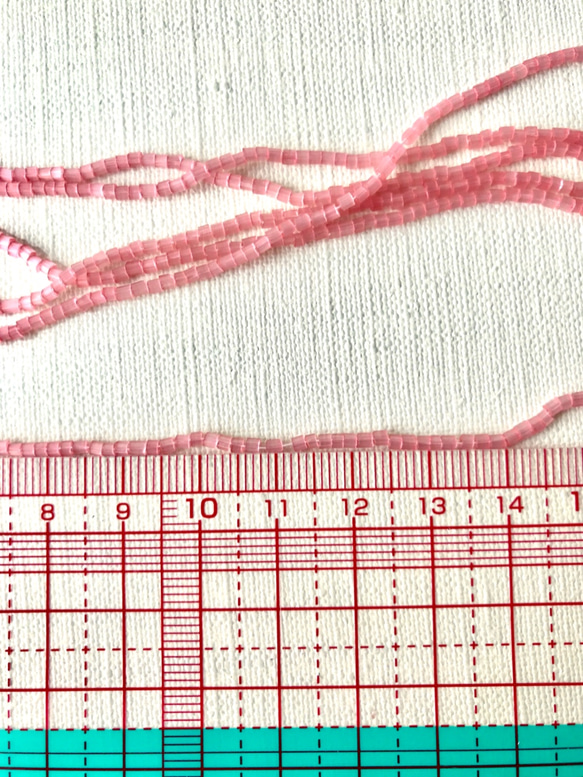 チェコ カットビーズ ピンク / オートクチュール リュネビル刺繍 ビーズ刺繍 糸通し ガラスビーズ 4枚目の画像