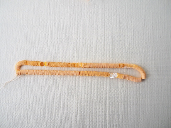 フランス製 スパンコール4mm オレンジ/ パイエット オートクチュール リュネビル刺繍 糸通し 2枚目の画像