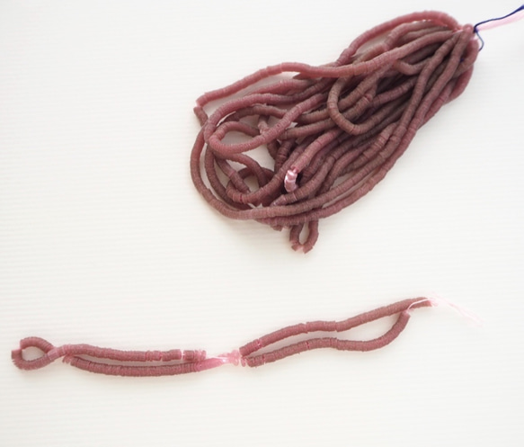 フランス製 スパンコール 3mm グレイッシュローズ（クリア系 / キュベット オートクチュール リュネビル刺繍 糸通し 2枚目の画像