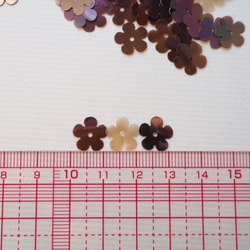 お花モチーフ スパンコール ブラウン系3トーン / オートクチュール刺繍 リュネビル刺繍 6枚目の画像
