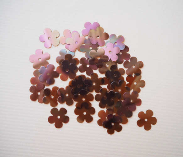 お花モチーフ スパンコール ブラウン系3トーン / オートクチュール刺繍 リュネビル刺繍 4枚目の画像