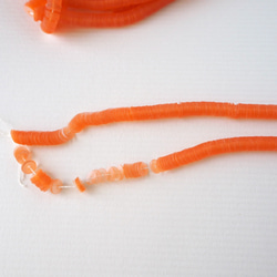 フランス製 スパンコール 4mm 透明ペールサーモン #PA06-P.SA / パイエット オートクチュール刺繍 糸通し 2枚目の画像