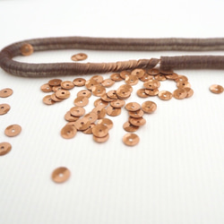 フランス製 スパンコール 5mm 1000枚 メタリックブラウン / キュベット オートクチュール刺繍 リュネビル刺繍 3枚目の画像