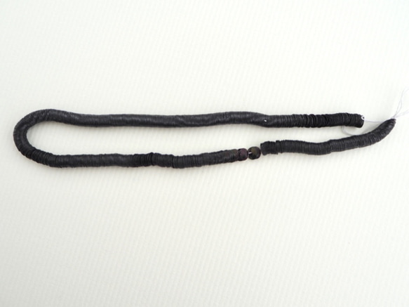 イタリア製 スパンコール 4mm オリエンタルボルドー / キュベット オートクチュール刺繍 リュネビル刺繍 糸通し 3枚目の画像