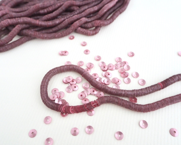 フランス製 スパンコール 4mm 1000枚 サテンローズ / キュベット オートクチュール刺繍 リュネビル刺繍 1枚目の画像