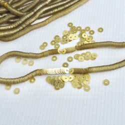 3mm スパンコール マットイエローゴールド #PA20-Y.GD / オートクチュール刺繍 リュネビル刺繍 糸通し 2枚目の画像