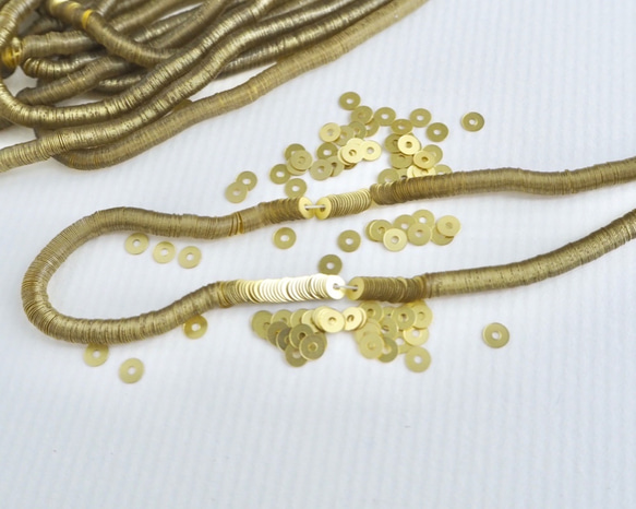 3mm スパンコール マットイエローゴールド #PA20-Y.GD / オートクチュール刺繍 リュネビル刺繍 糸通し 2枚目の画像