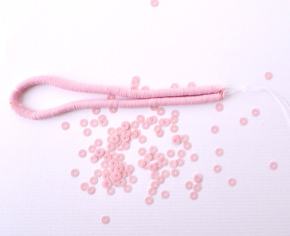 フランス製 スパンコール 4mm ピーチピンク #PA11-PE.PK4 / パイエット リュネビル刺繍 糸通し 3枚目の画像