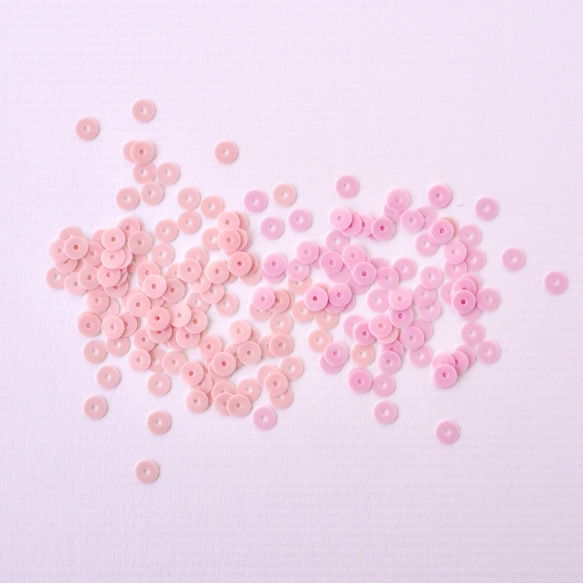 フランス製 スパンコール 4mm ピーチピンク #PA11-PE.PK4 / パイエット リュネビル刺繍 糸通し 4枚目の画像