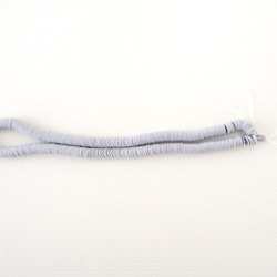 フランス製 スパンコール 4mm ライトグレー #PA11-L.GY4 / パイエット リュネビル刺繍 糸通し 2枚目の画像