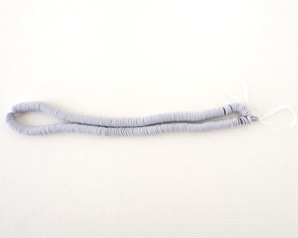 フランス製 スパンコール 4mm ライトグレー #PA11-L.GY4 / パイエット リュネビル刺繍 糸通し 2枚目の画像