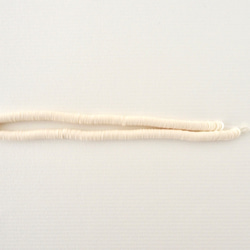 フランス製 スパンコール 4mm クリーム #PA11-CR4/ オートクチュール刺繍 リュネビル刺繍 糸通し 2枚目の画像