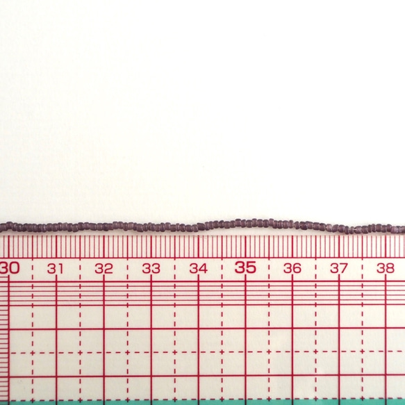 フランス製アンティークビーズ オパックプラム 15/0〜13/0 / オートクチュール刺繍 リュネビル刺繍 糸通し 3枚目の画像