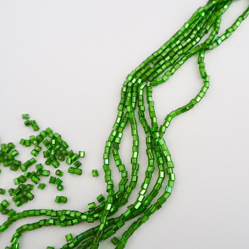 アンティークヴェネチアンチューブビーズ ライトグリーン AT01-L.GR
