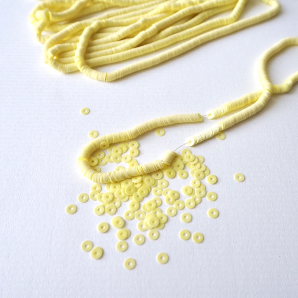 フランス製スパンコール 3mm レモン #PA11-LE3/ パイエット オートクチュール刺繍 リュネビル刺繍 糸通し 1枚目の画像