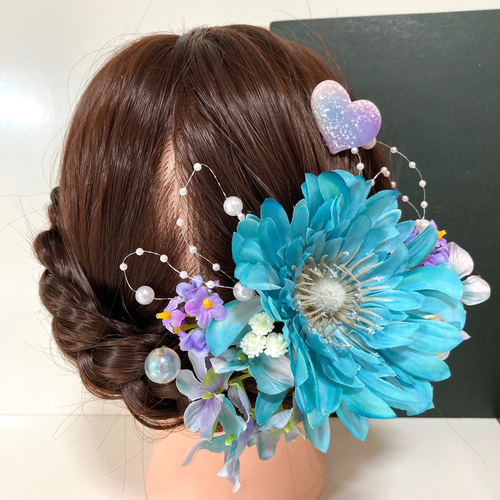 ブルーのガーベラとハートの髪飾り ヘアピン hug 通販 12361736  