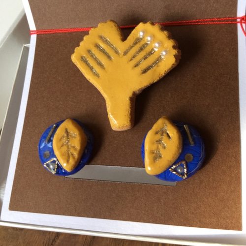 ★ブローチ★   美しい青の木　レジン ☆ブローチ☆ 美しい青の木レジン