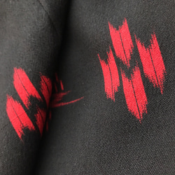 着物リメイク 絣でワンピース たっぷりフレアスカート 黒 赤 M〜LL 2枚目の画像
