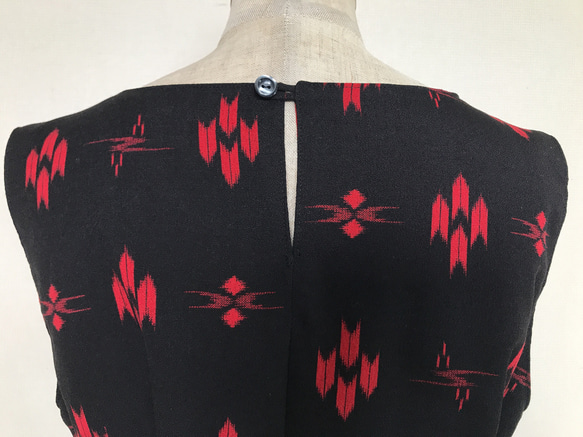着物リメイク 絣でワンピース たっぷりフレアスカート 黒 赤 M〜LL 10枚目の画像