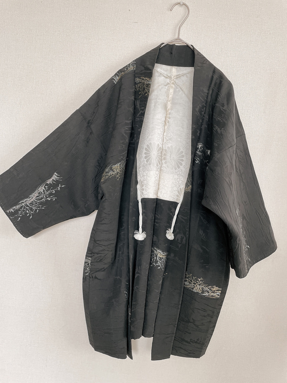 ブラック羽織 煌めく金糸 タックカーディガン ベスト着物リメイク 黒 70606 ブラック羽織 煌めく金糸 タックカーディガン ベスト着物