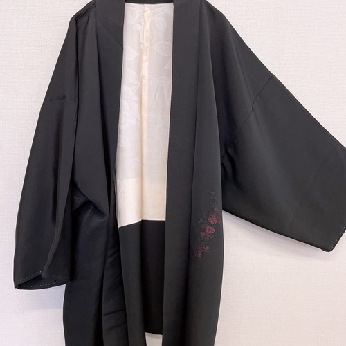 着物リメイク 羽織 和コート ロングカーディガン 和柄 和装 刺繍 黒色