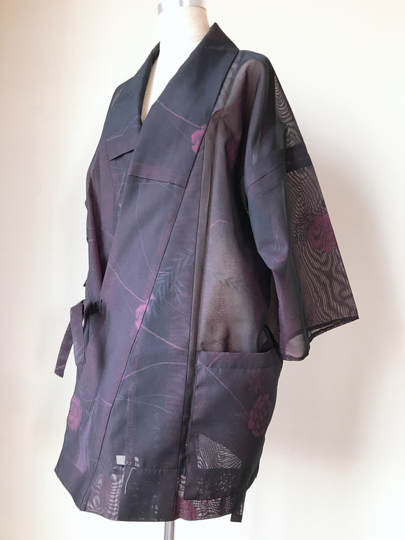 着物リメイク ポケット付 シースルー作務衣コート カーディガン  ハーフ羽織 シアー 衣装 花柄 赤紫 フリーサイズ 5枚目の画像