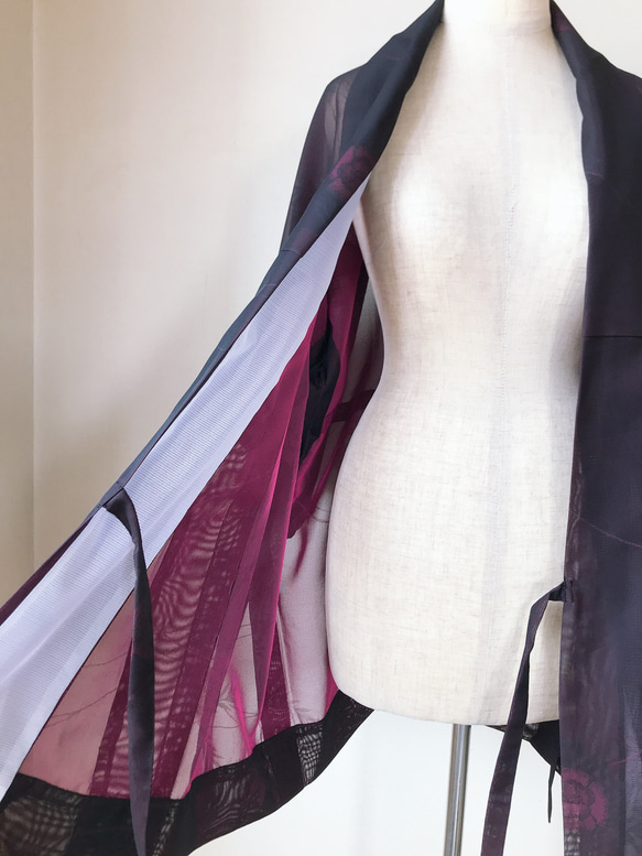 着物リメイク ポケット付 シースルー作務衣コート カーディガン  ハーフ羽織 シアー 衣装 花柄 赤紫 フリーサイズ 9枚目の画像
