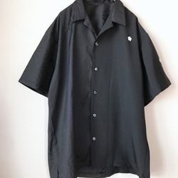 着物リメイク メンズ アロハシャツ 半袖シャツ オープンカラー 麻の葉×無地 バイカラー 黒 和柄 男性 XL 一点物 1枚目の画像