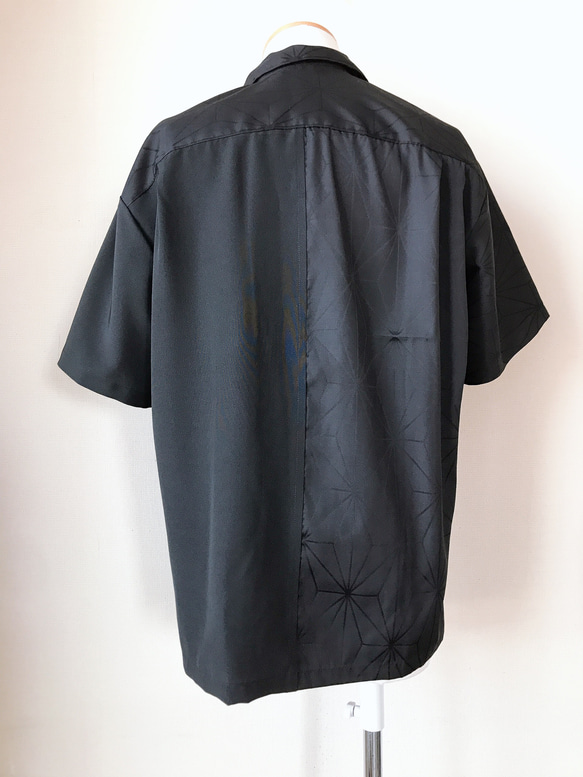 着物リメイク メンズ アロハシャツ 半袖シャツ オープンカラー 麻の葉×無地 バイカラー 黒 和柄 男性 XL 一点物 6枚目の画像