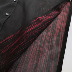 着物リメイク ロングシャツ 半袖シャツ オープンカラー 深スリット ゆったり フリー 黒×赤 和柄 裏縦縞 無地 10枚目の画像
